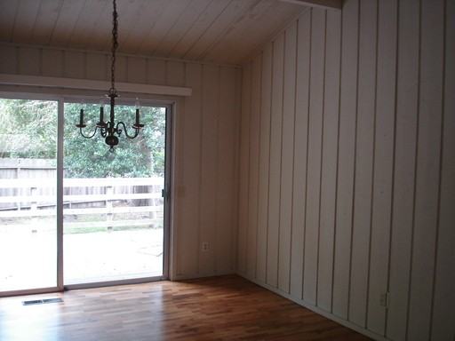 1038 Ocean Rd - Photo 3 of 7