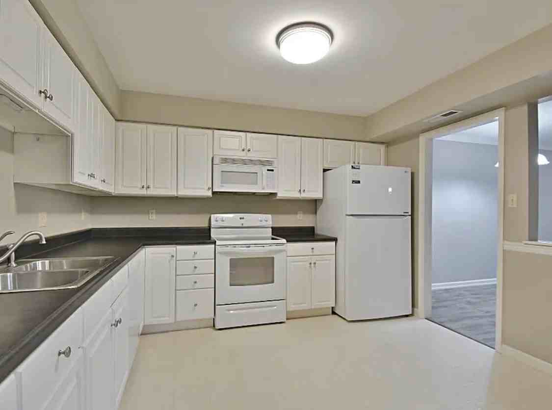 728 Harbor Way #728 - Photo 6 of 10