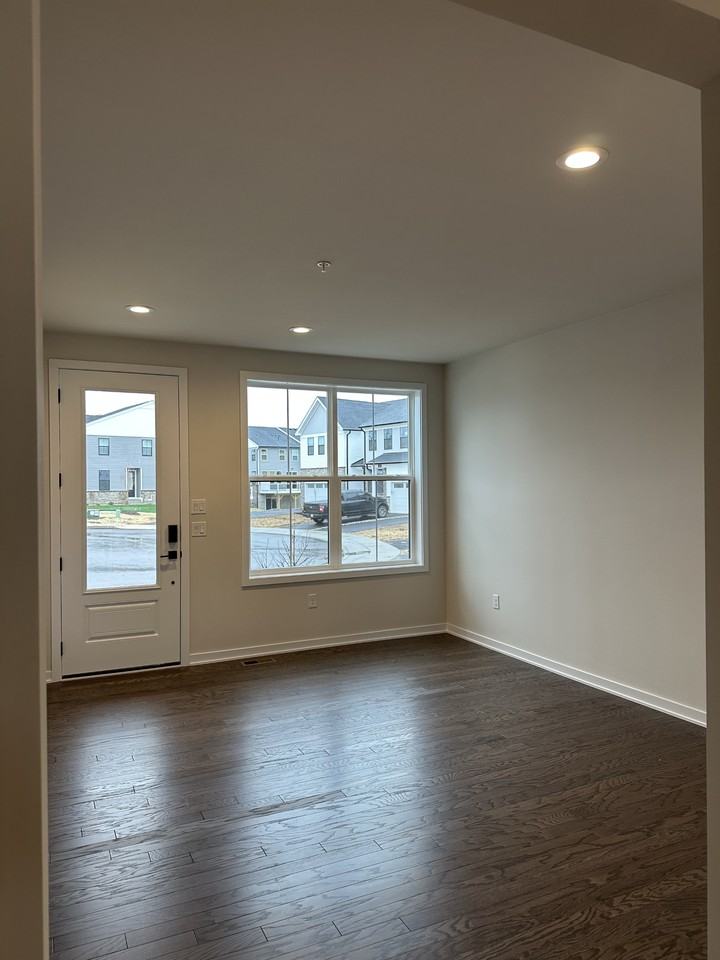 182 Mahogany Ln #182 - Photo 2 of 24