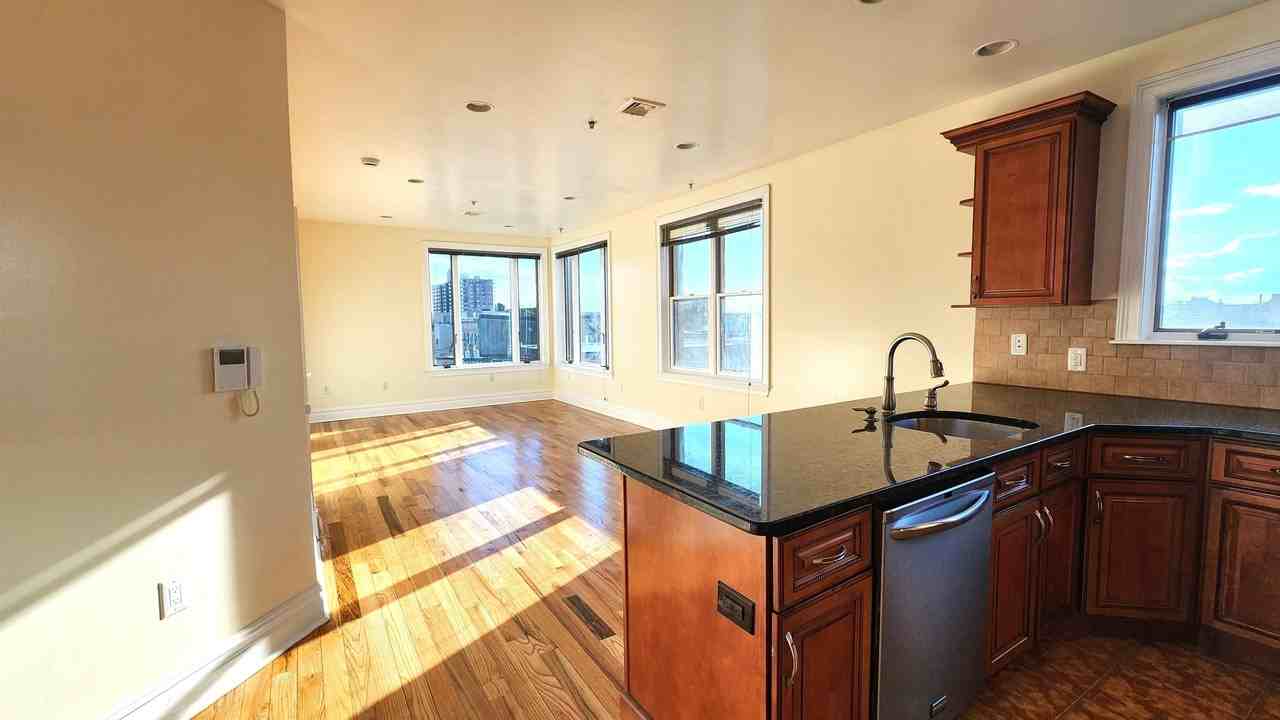 1000 West St #3C - Photo 4 of 19