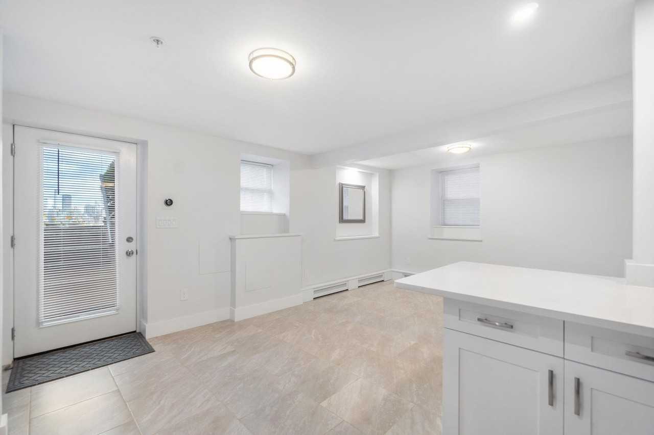 6107 Kennedy Blvd E #G - Photo 4 of 29