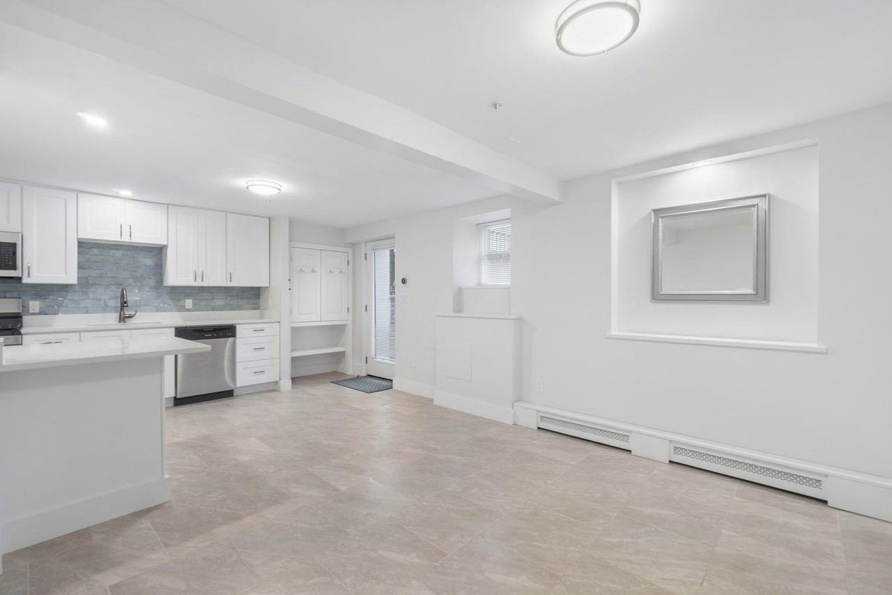 6107 Kennedy Blvd E #G - Photo 5 of 29