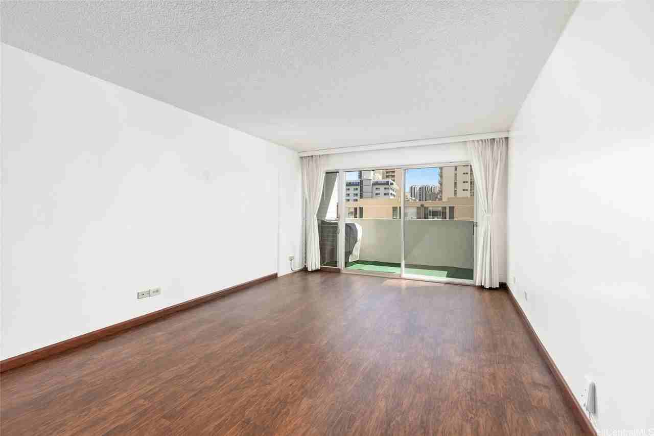 2421 Ala Wai Blvd Apt 905 #905 - Photo 4 of 20