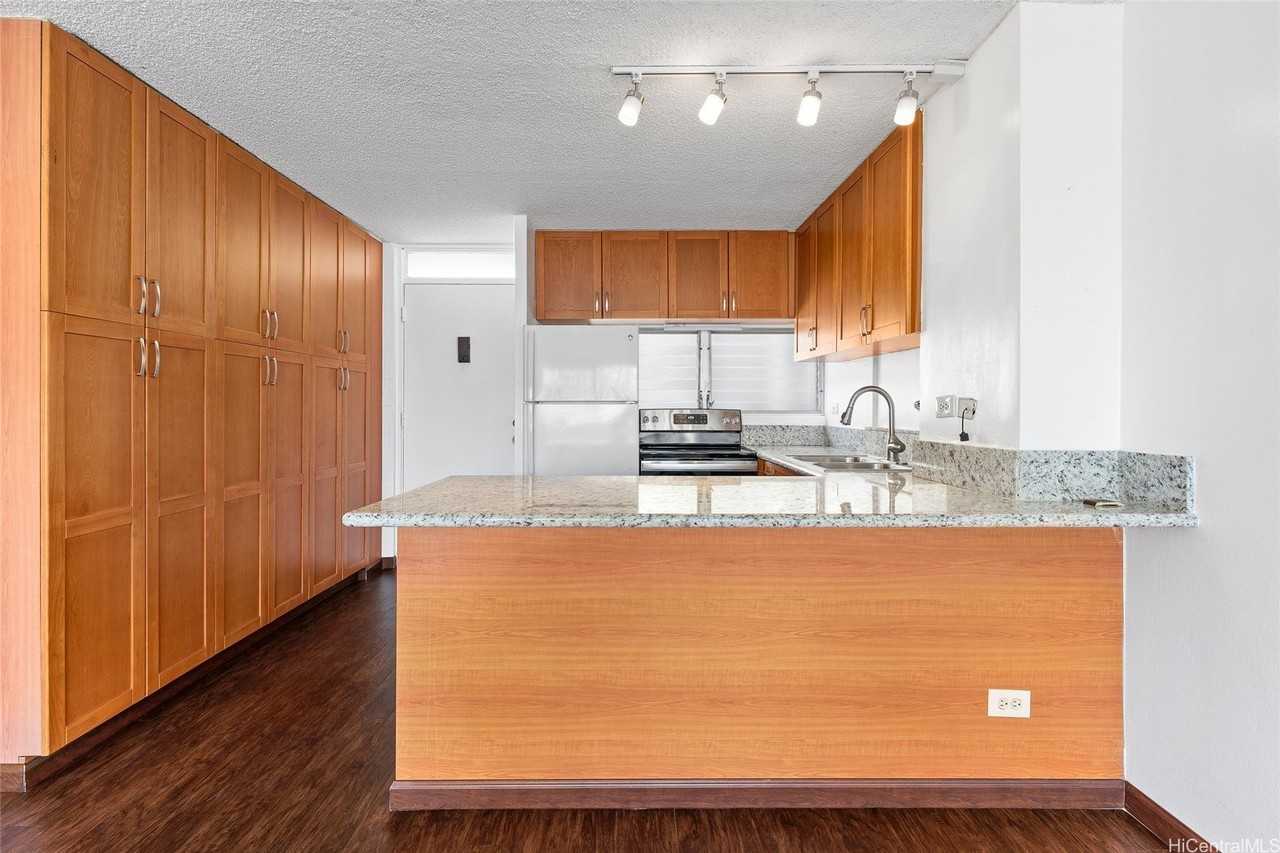 2421 Ala Wai Blvd Apt 905 #905 - Photo 6 of 20