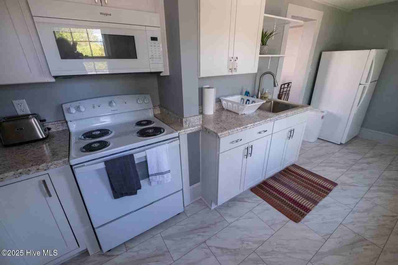 411 George St Unit 2 #2 - Photo 4 of 11