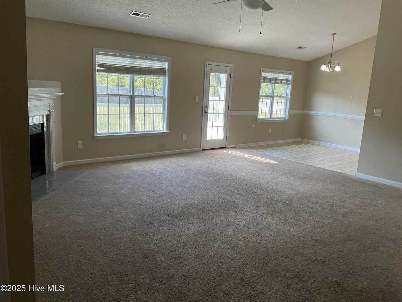 201 Gold Leaf Ct - Photo 3 of 8