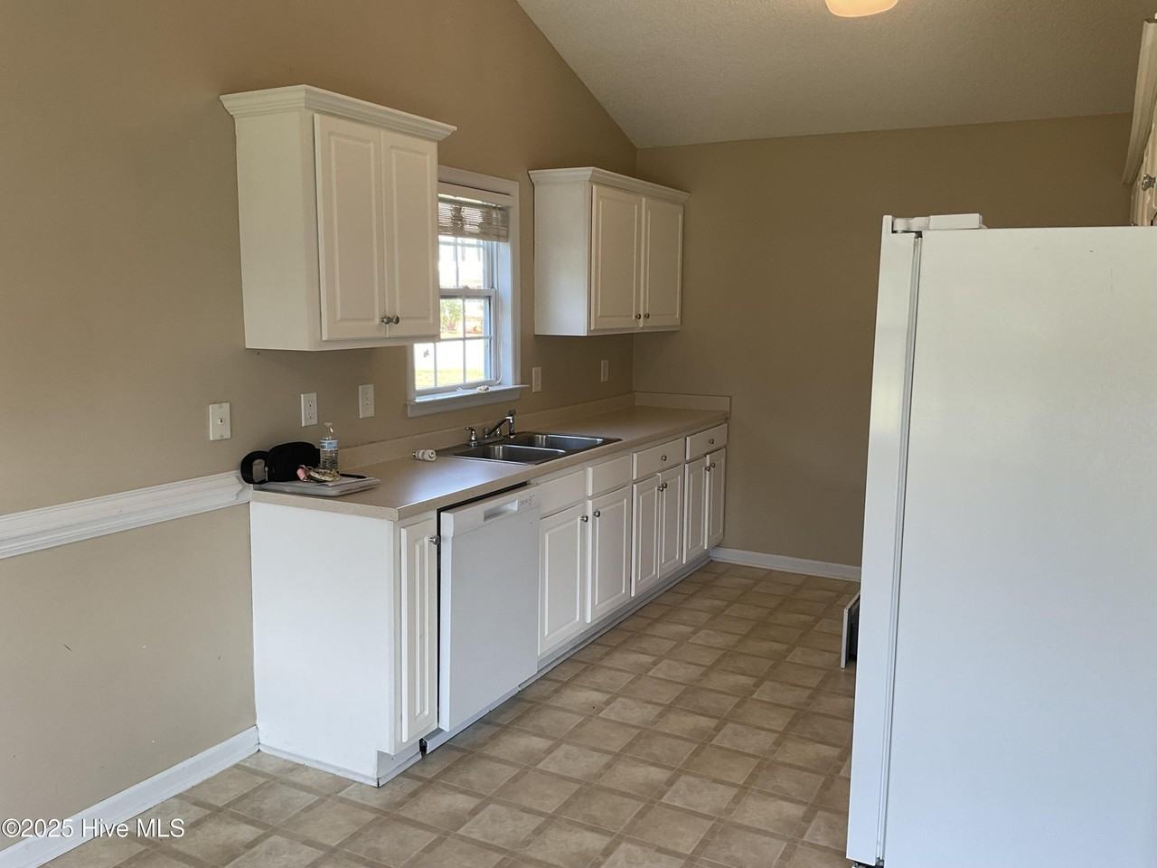 201 Gold Leaf Ct - Photo 4 of 8