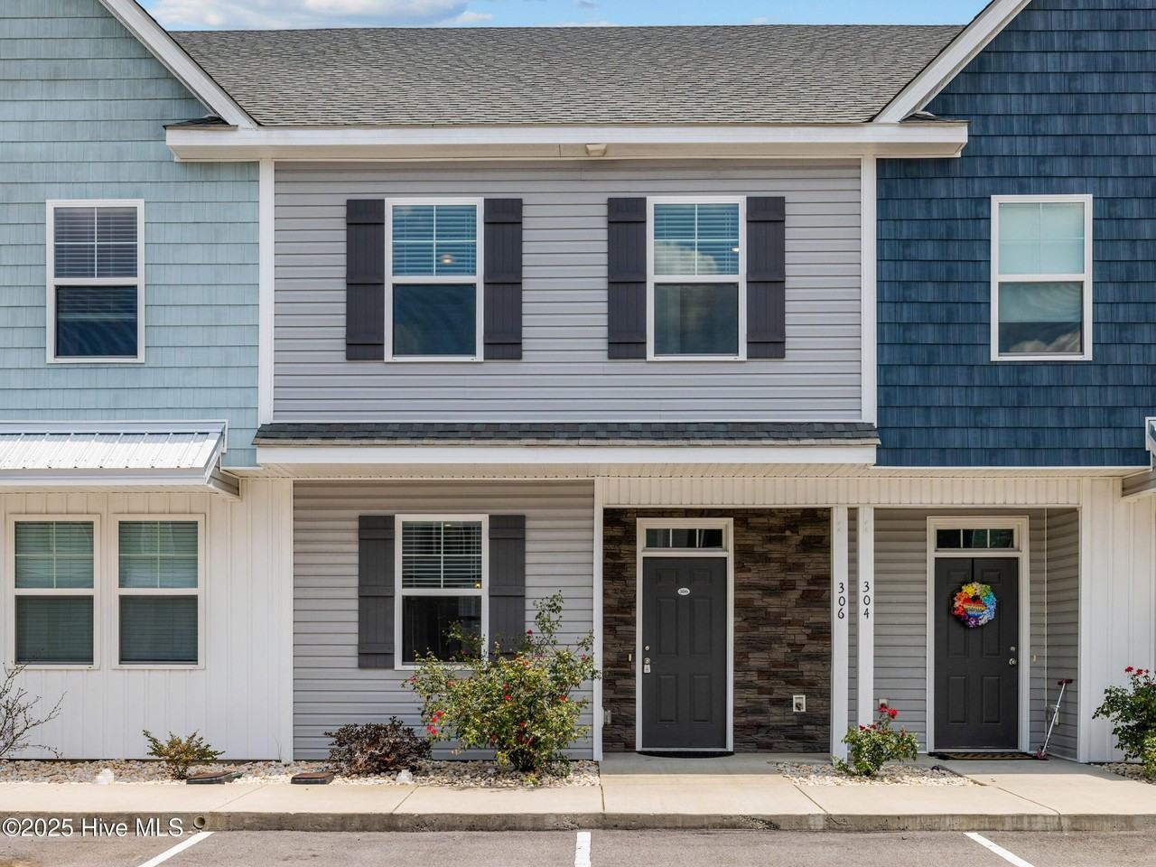 306 Starfish Ln - Photo 2 of 38