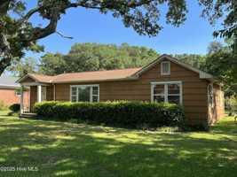 featured image of 3205 Bridges Street