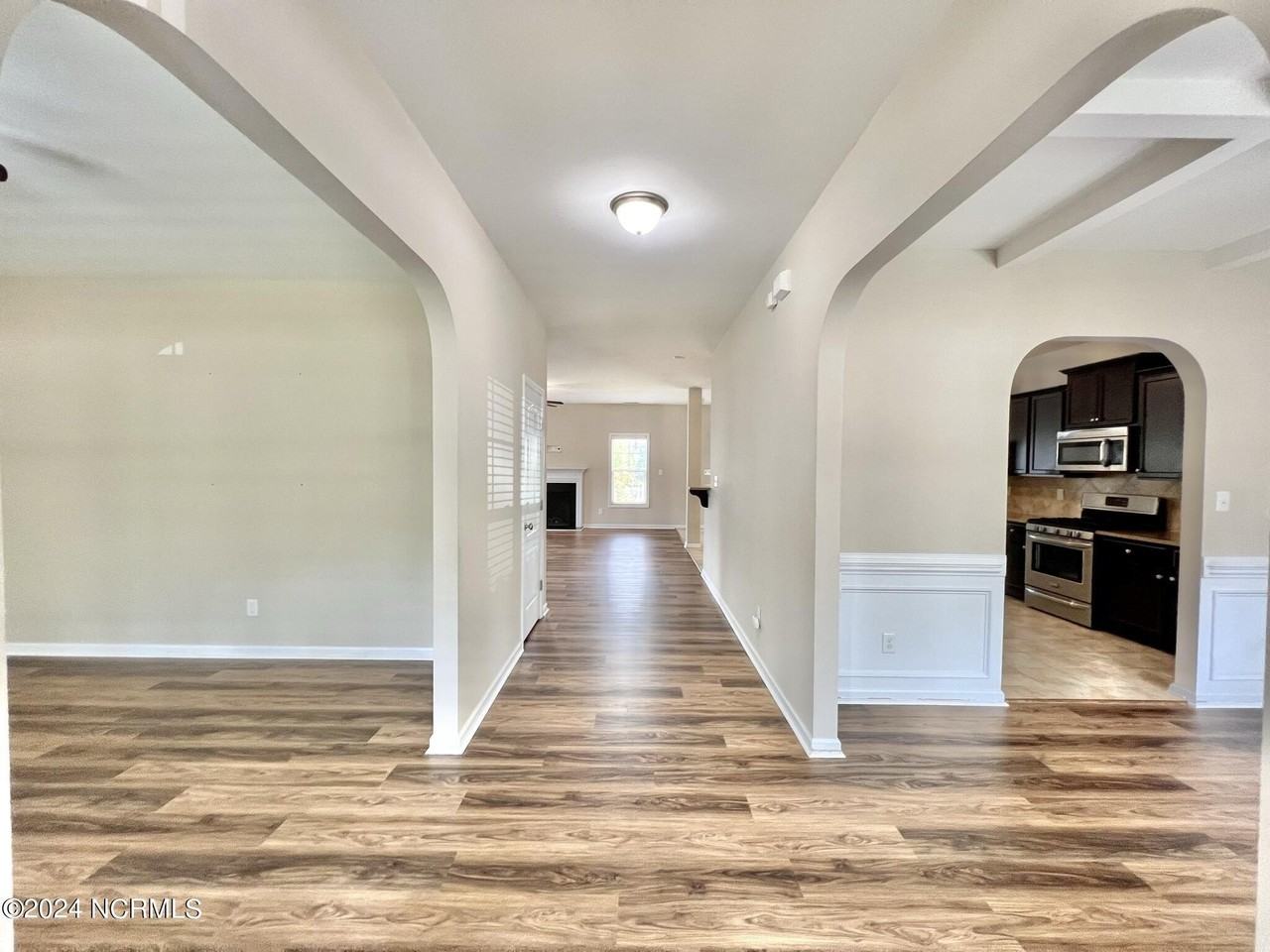 712 Sun Rd - Photo 4 of 39