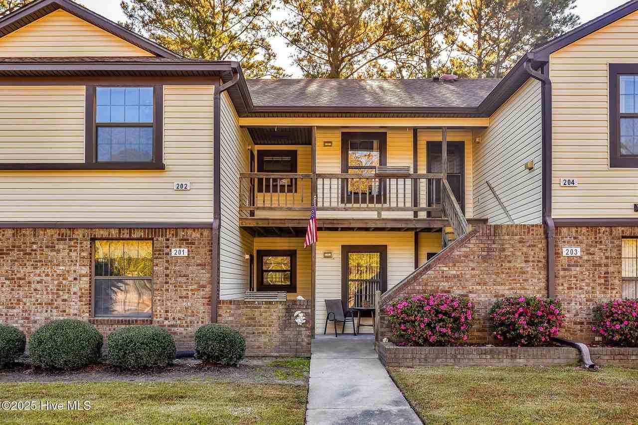 202 Country Club Villa Dr #2 - Photo 2 of 46