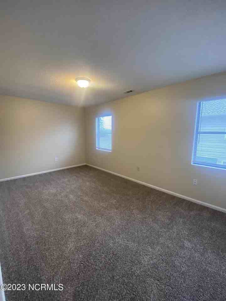 124 Cordell Dr - Photo 2 of 10