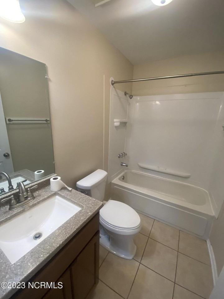 124 Cordell Dr - Photo 4 of 10