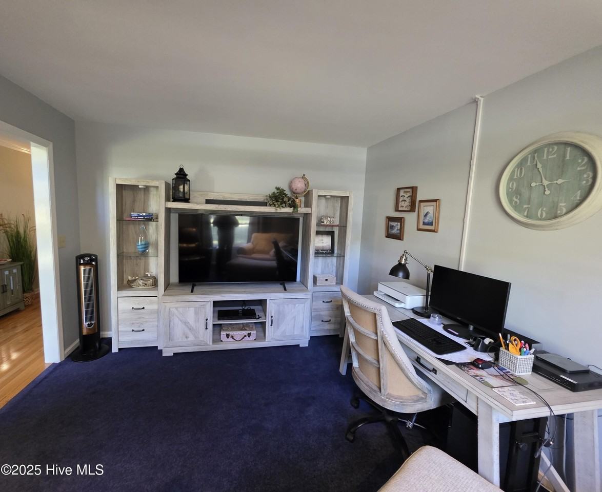 133 Cummins Creek Rd - Photo 7 of 37