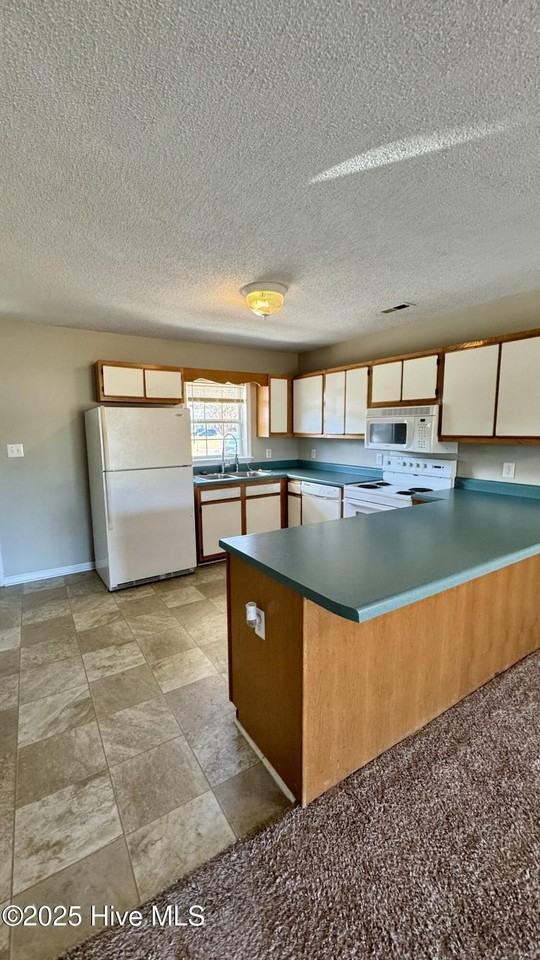 601 Pelletier Loop Rd Unit D24 #D24 - Photo 3 of 9