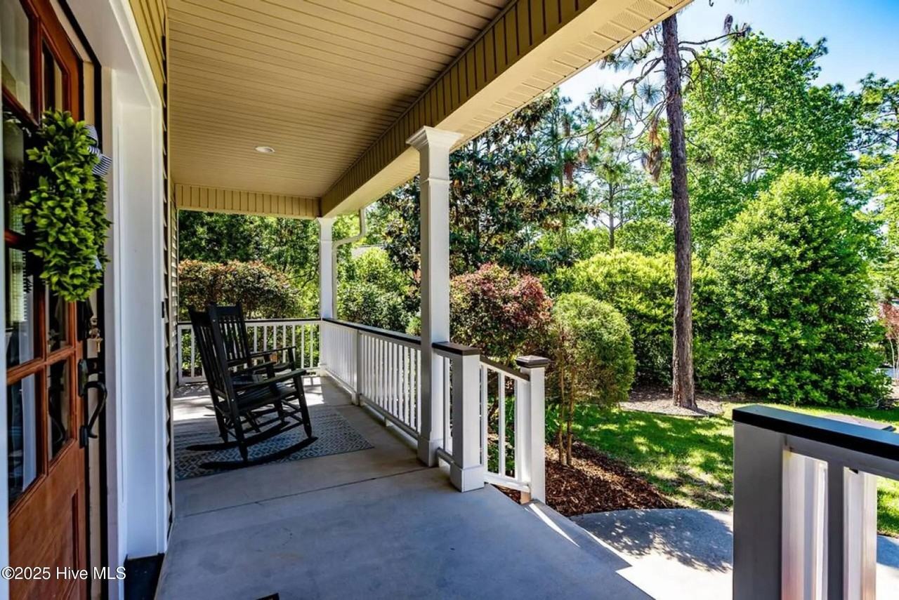 8 Danville Ln - Photo 2 of 27