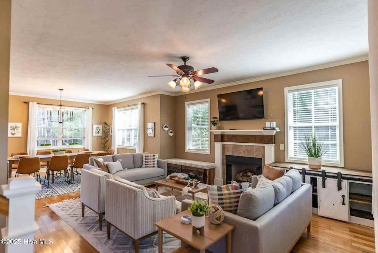 8 Danville Ln - Photo 3 of 27