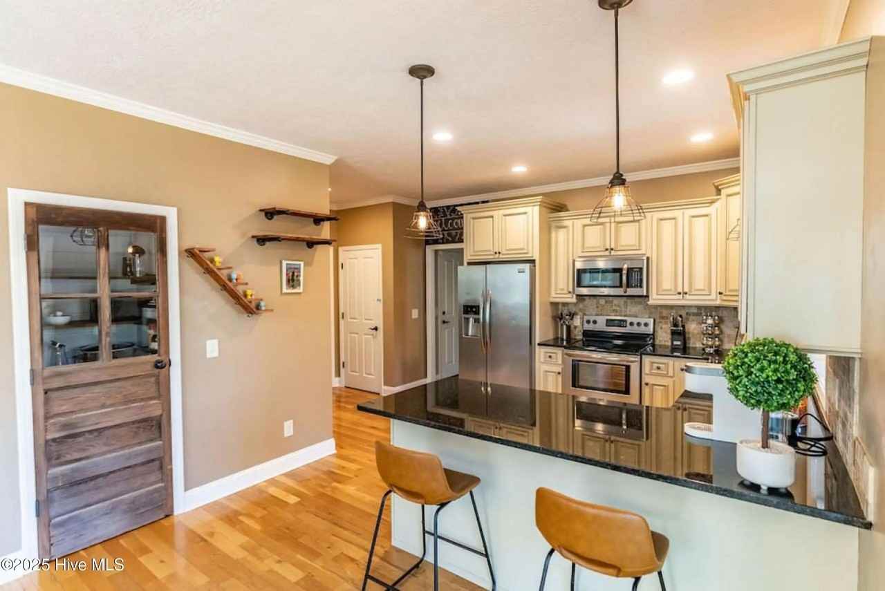 8 Danville Ln - Photo 7 of 27