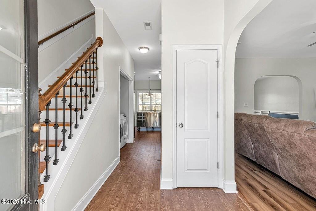 218 Maidstone Dr - Photo 5 of 38