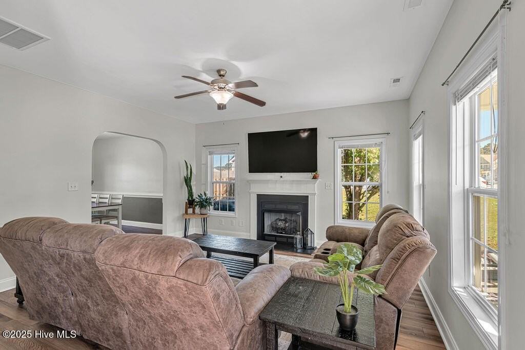 218 Maidstone Dr - Photo 6 of 38