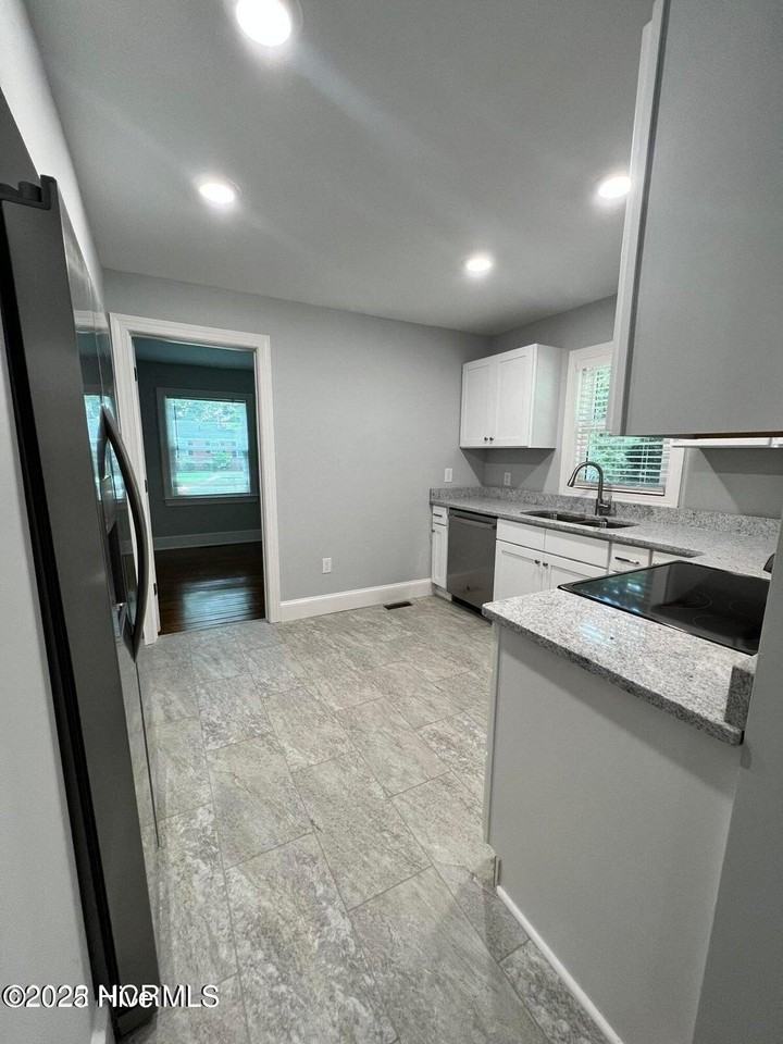 108 N Warren St - Photo 6 of 12