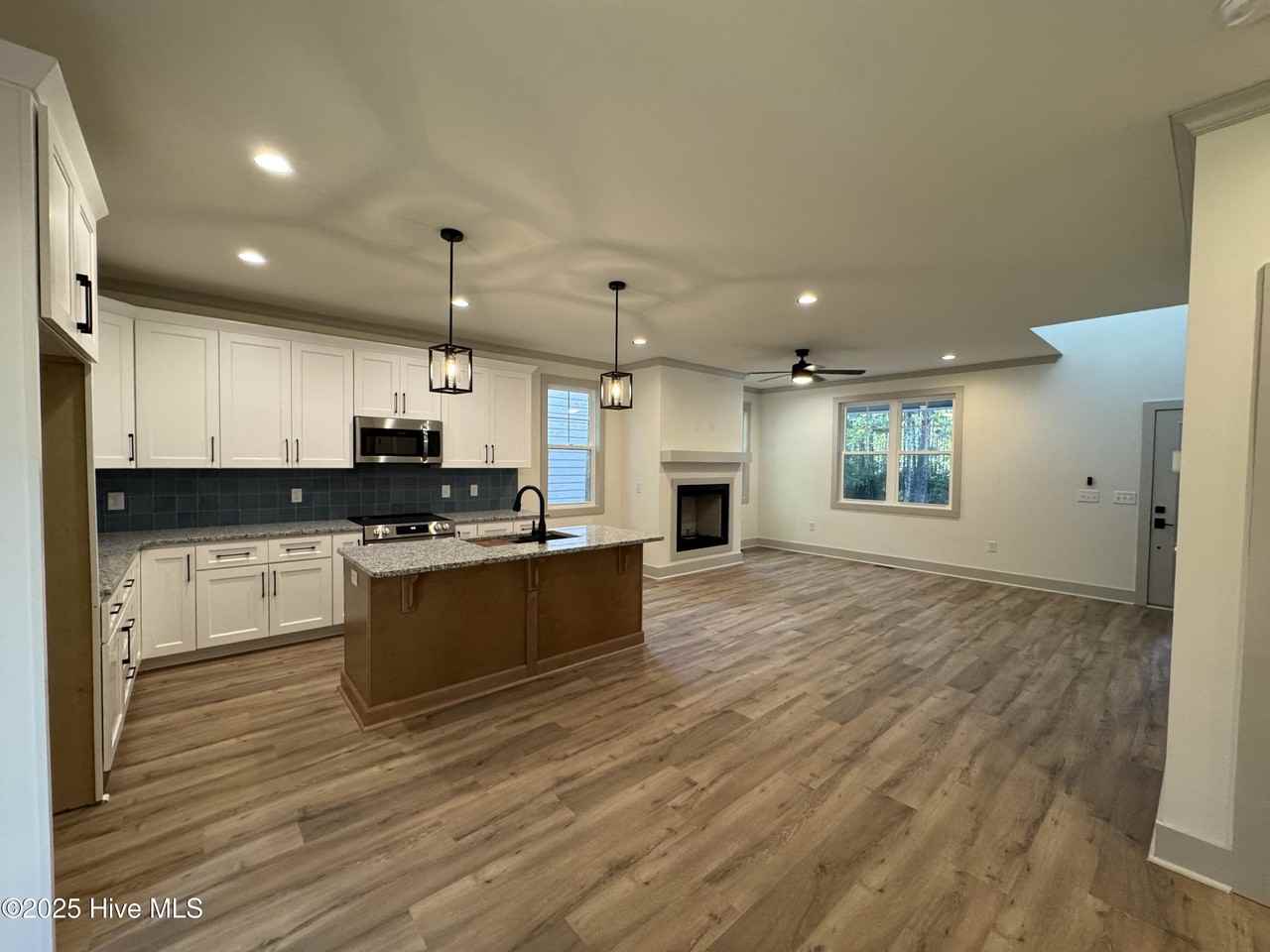 452 Moss Pink Dr - Photo 2 of 35