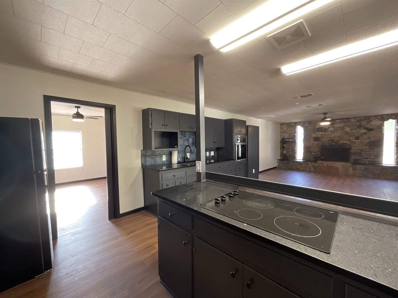 1501 Hill Way Dr - Photo 4 of 20