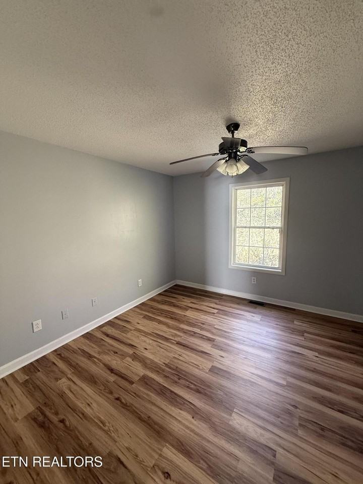 158 Bertha Lane - Photo 4 of 14