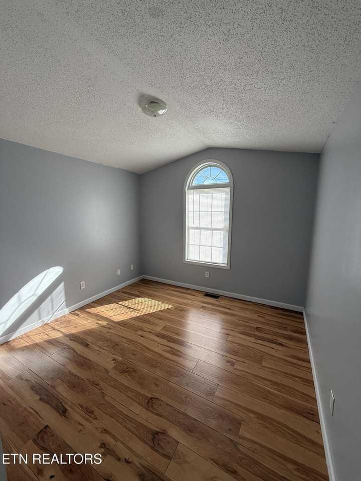 158 Bertha Lane - Photo 7 of 14