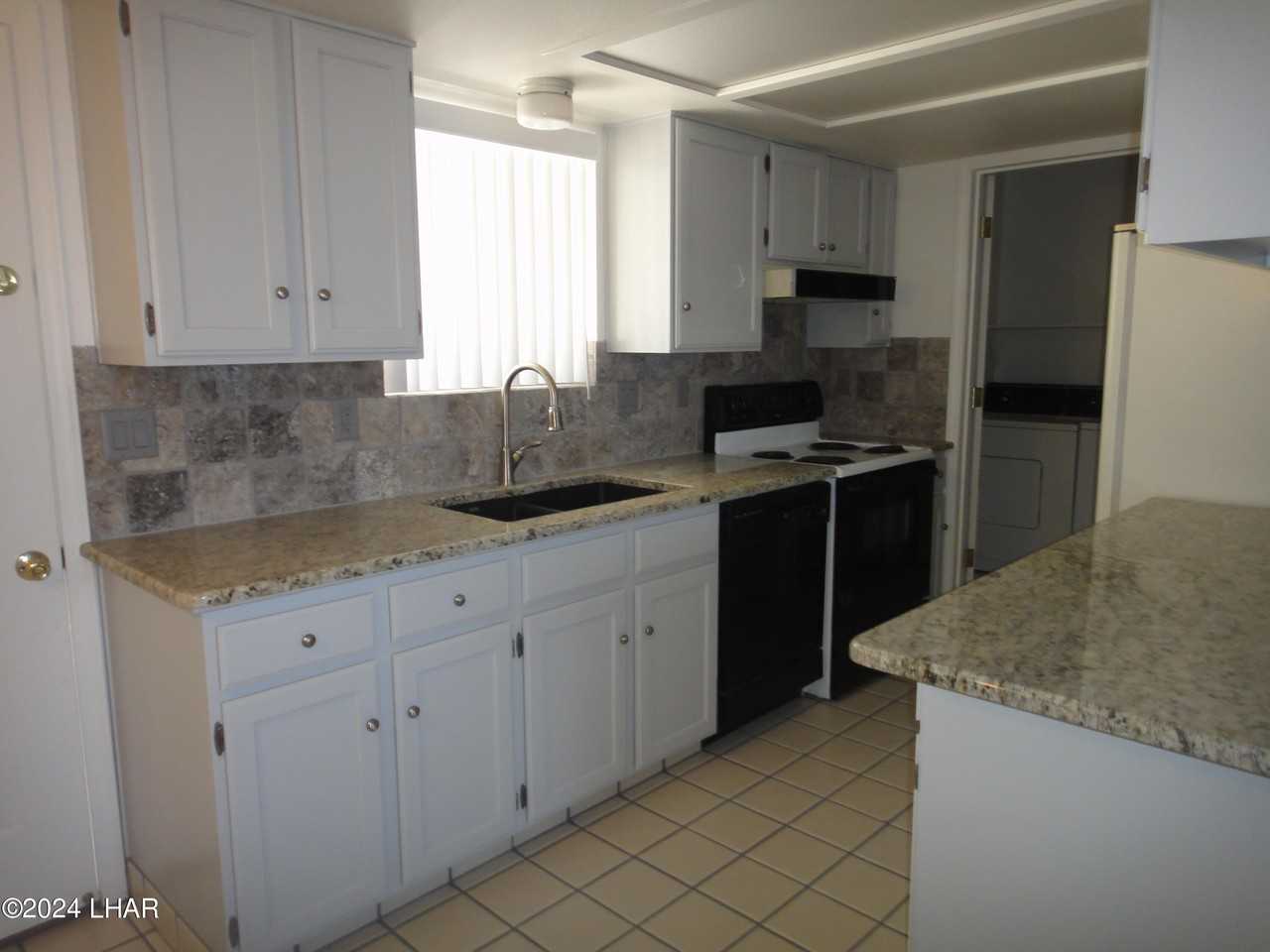 720 Mcculloch Boulevard South - Photo 5 of 18