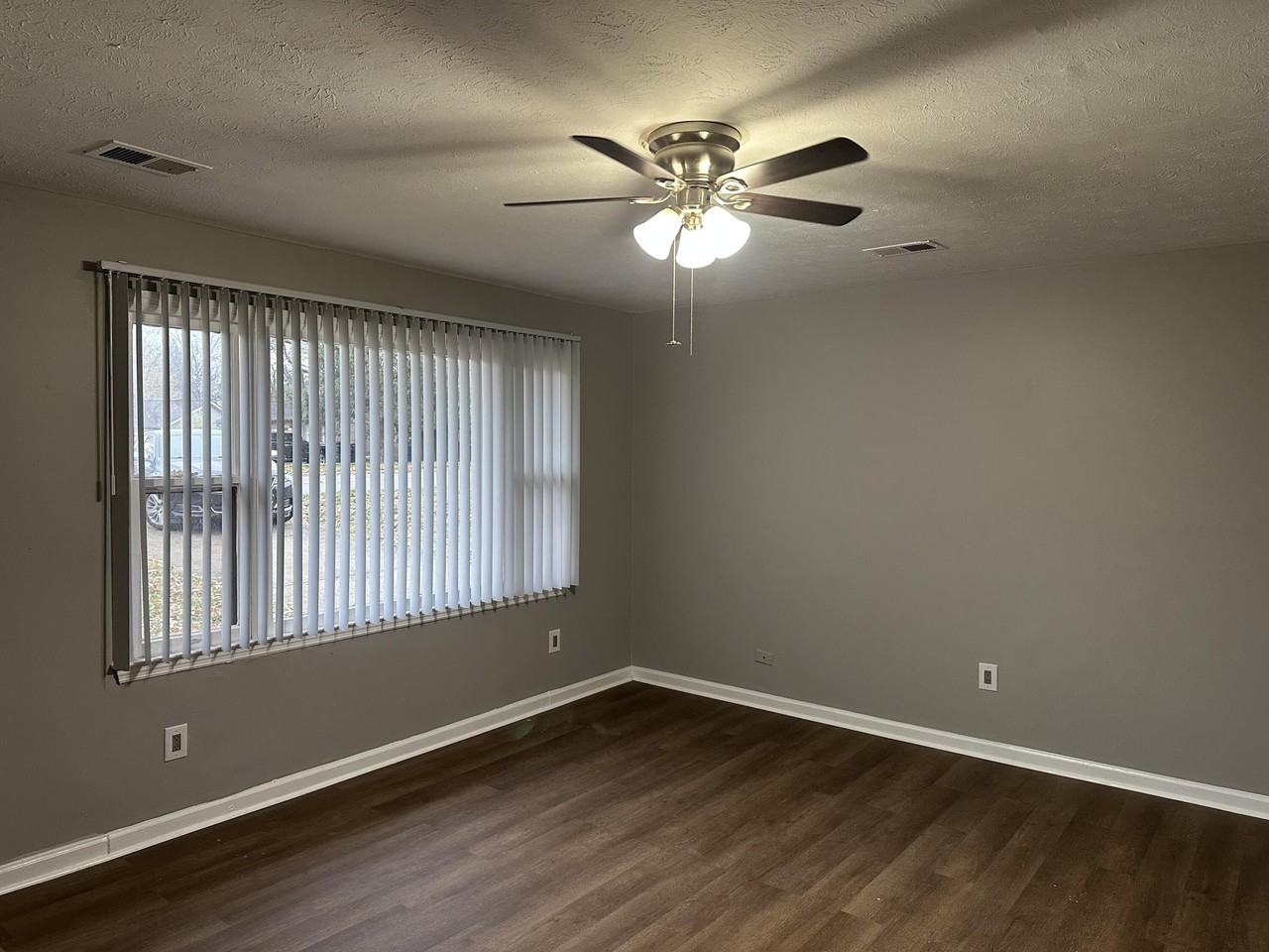 3309 Kenesaw Dr - Photo 2 of 12