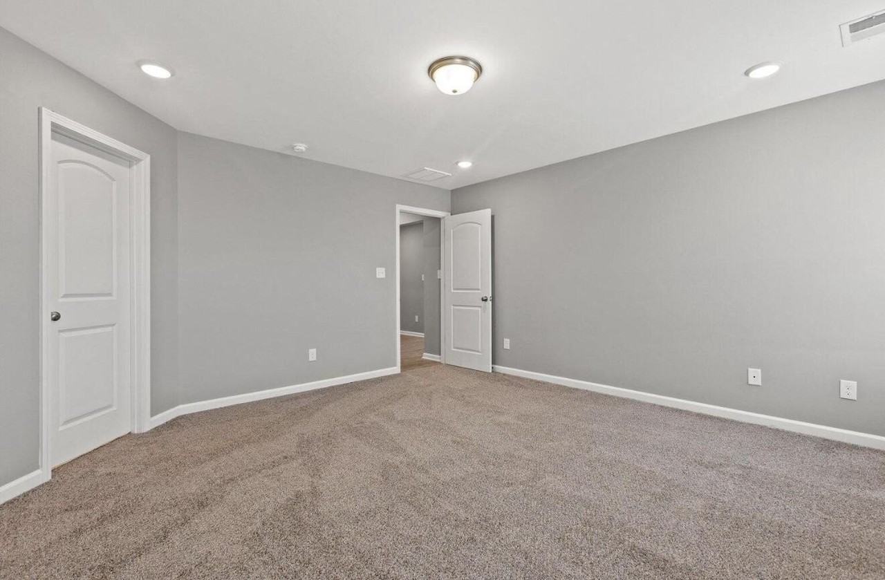 353 Pageant Dr - Photo 7 of 19