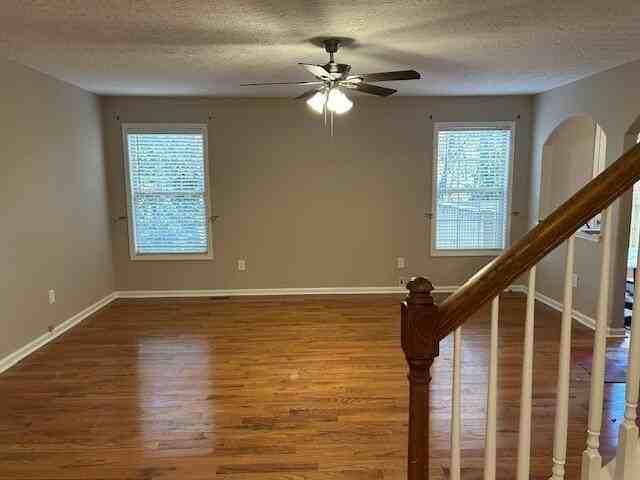 3096 Roundway Down Ln - Photo 6 of 44