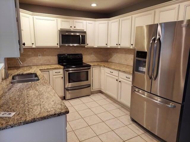 512 Newbury Way - Photo 4 of 16