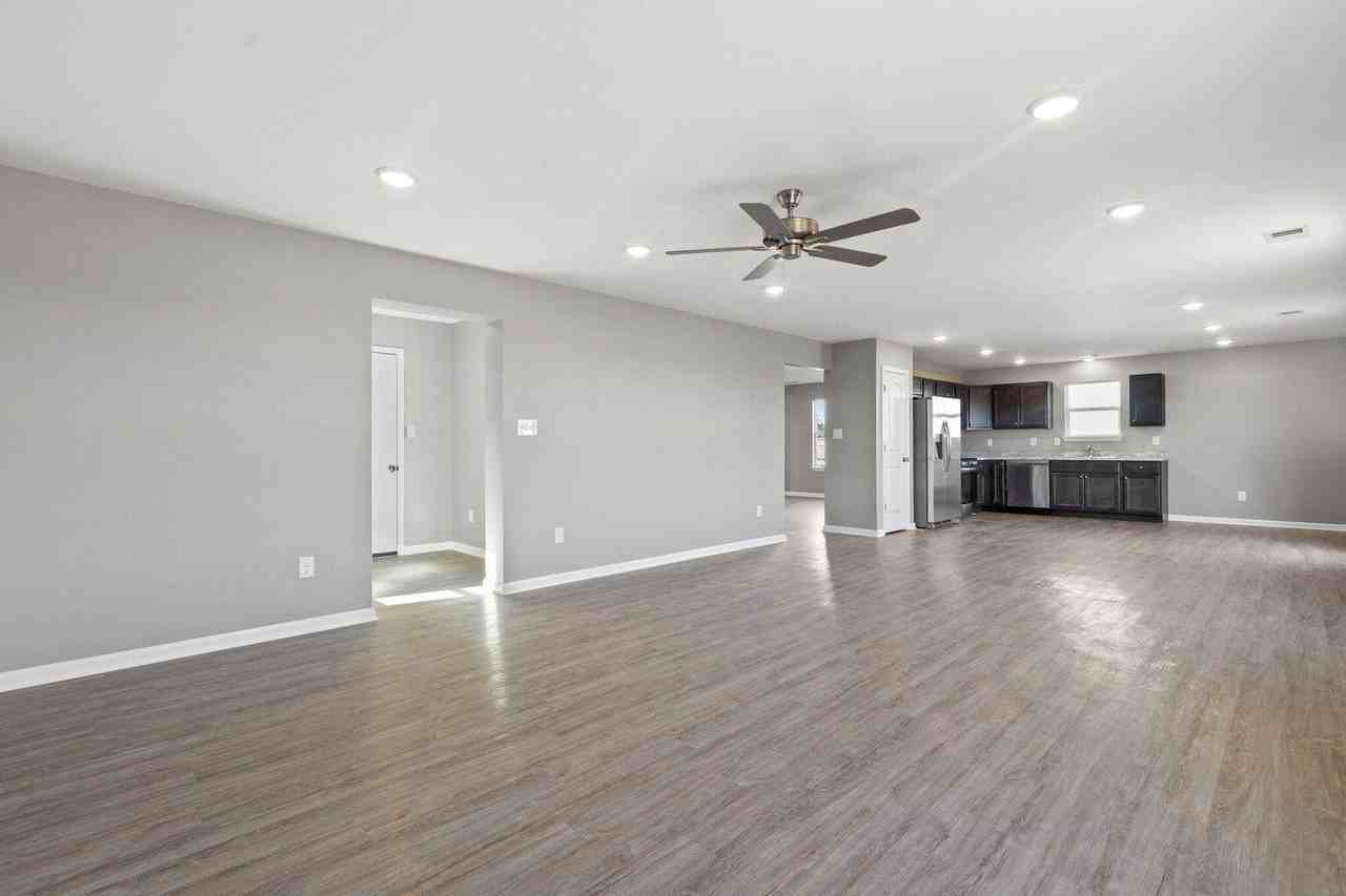 231 231 Jared Parker Way - Photo 7 of 20