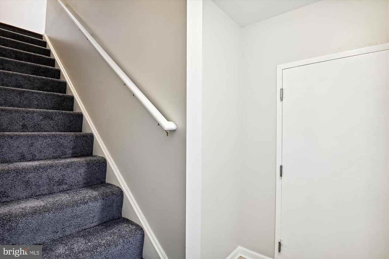 1909 Aliceanna St - Photo 5 of 35