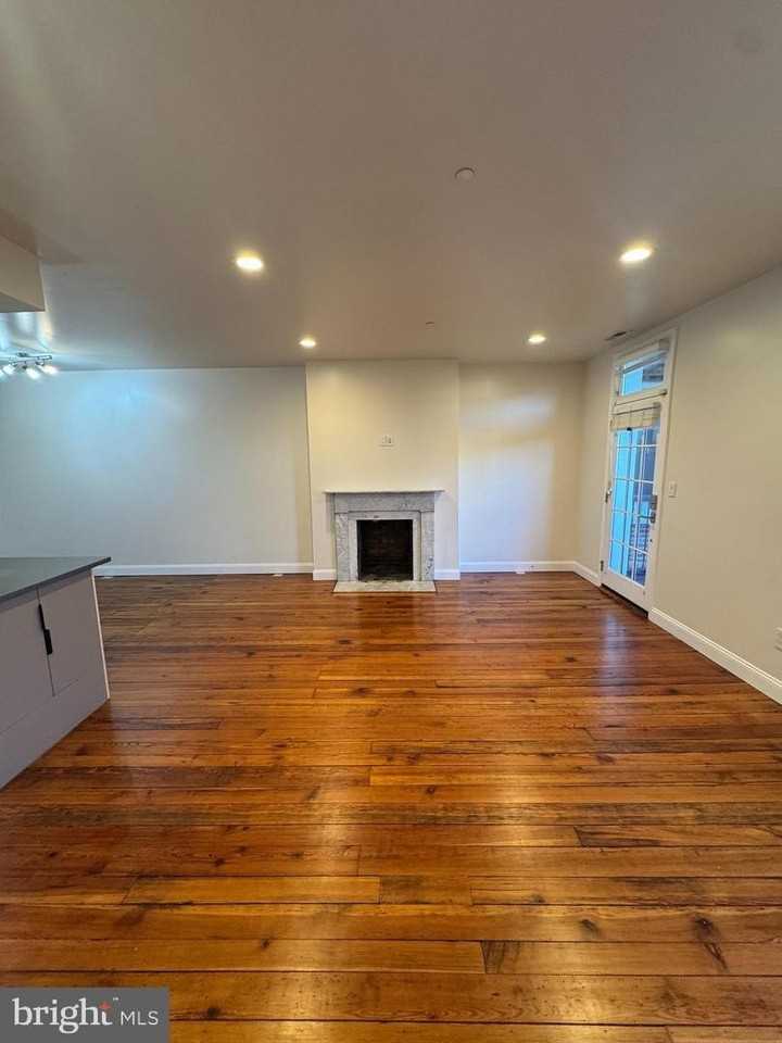 1029 Saint Paul St - Photo 3 of 10