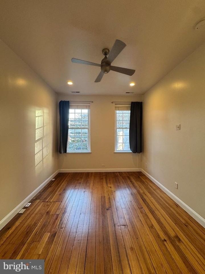 1029 Saint Paul St - Photo 4 of 10