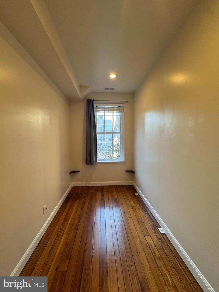 1029 Saint Paul St - Photo 6 of 10