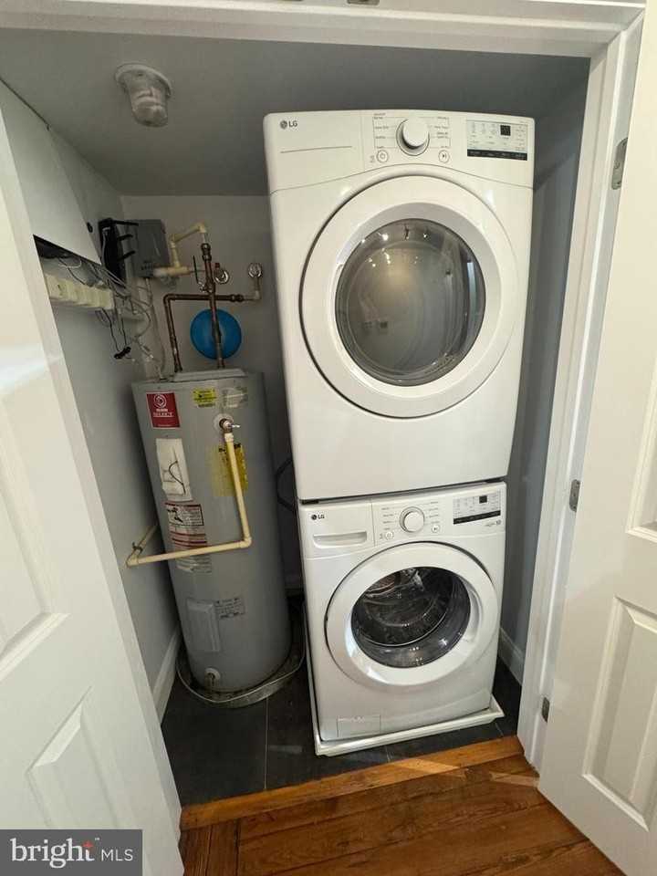 1029 Saint Paul St - Photo 7 of 10