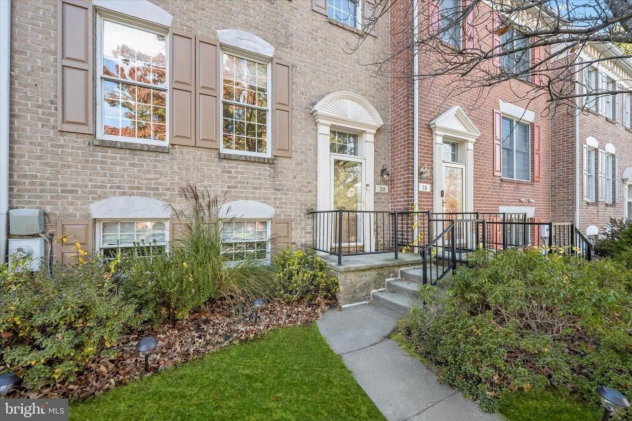 20 Tenby Ct - Photo 2 of 50