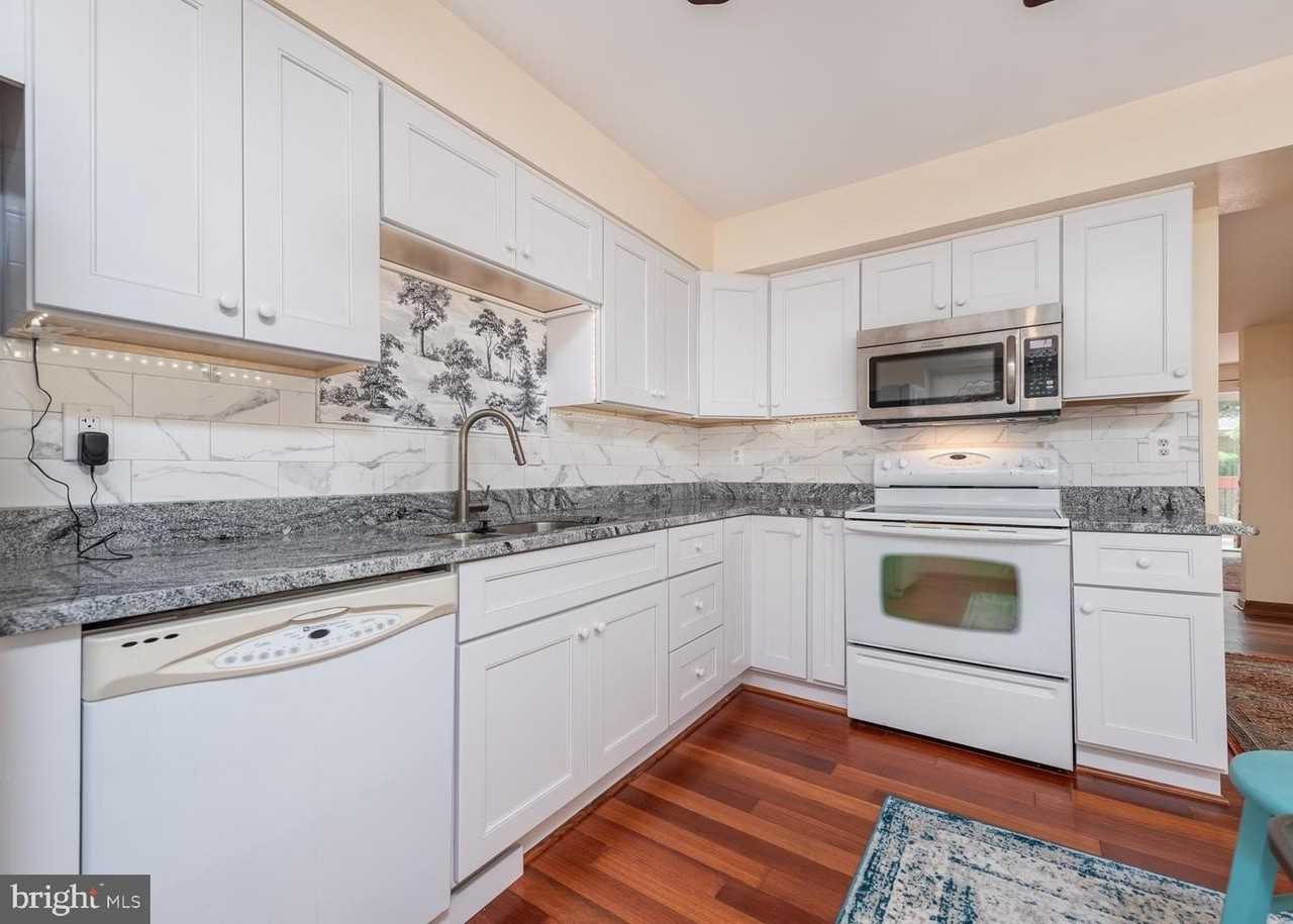 10544 E Wind Way - Photo 6 of 42