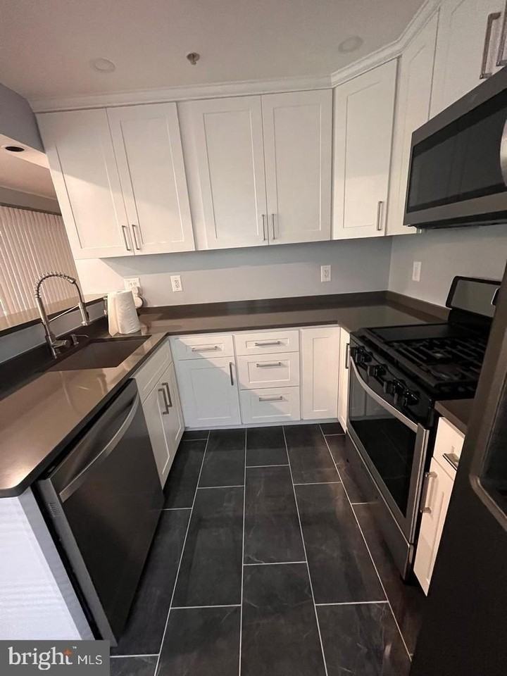 109 Timberbrook Ln - Photo 3 of 10