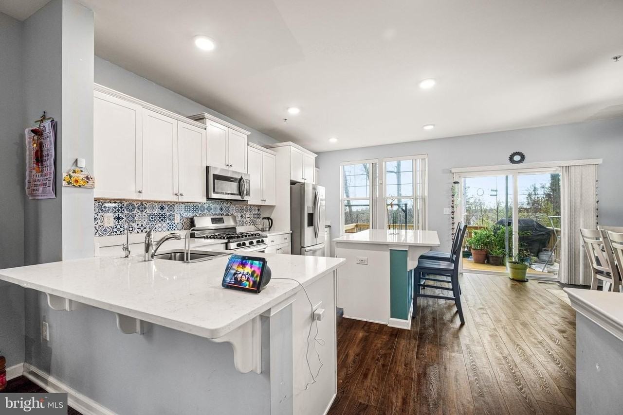 352 Dawson Pl - Photo 3 of 22