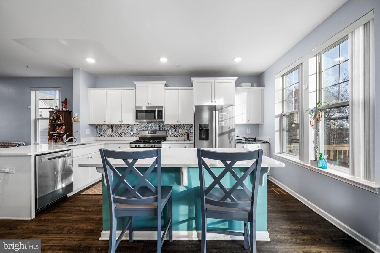 352 Dawson Pl - Photo 4 of 22