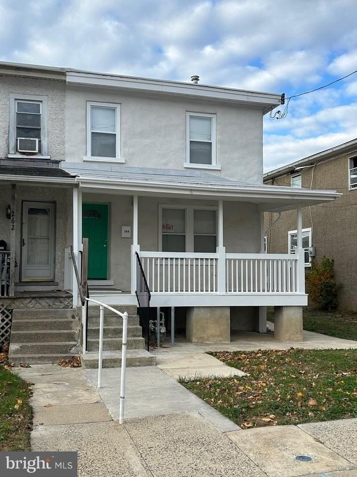 264 W Maple St - Photo 3 of 11