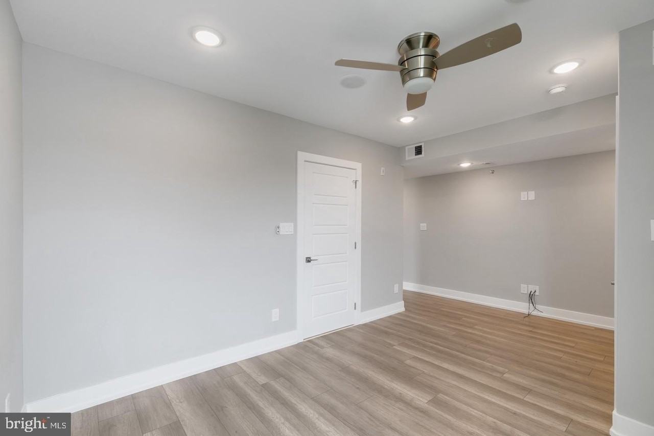 419 W Cumberland St - Photo 6 of 21