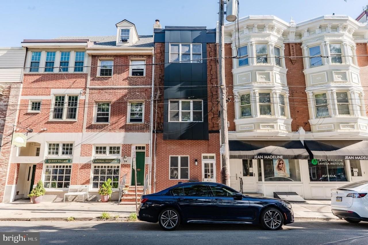 319 Bainbridge St - Photo 4 of 28