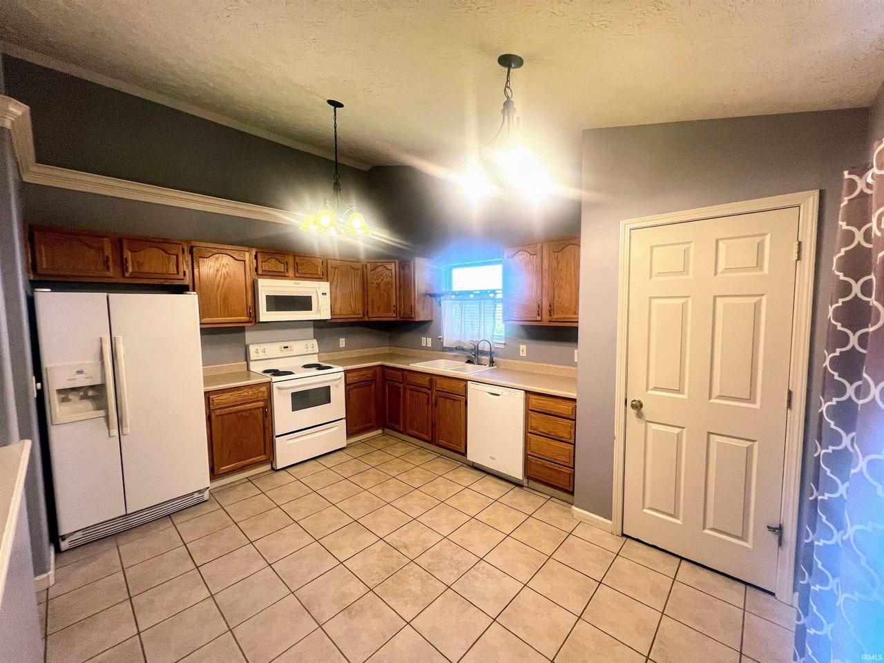 2321 Winterset Dr - Photo 6 of 12