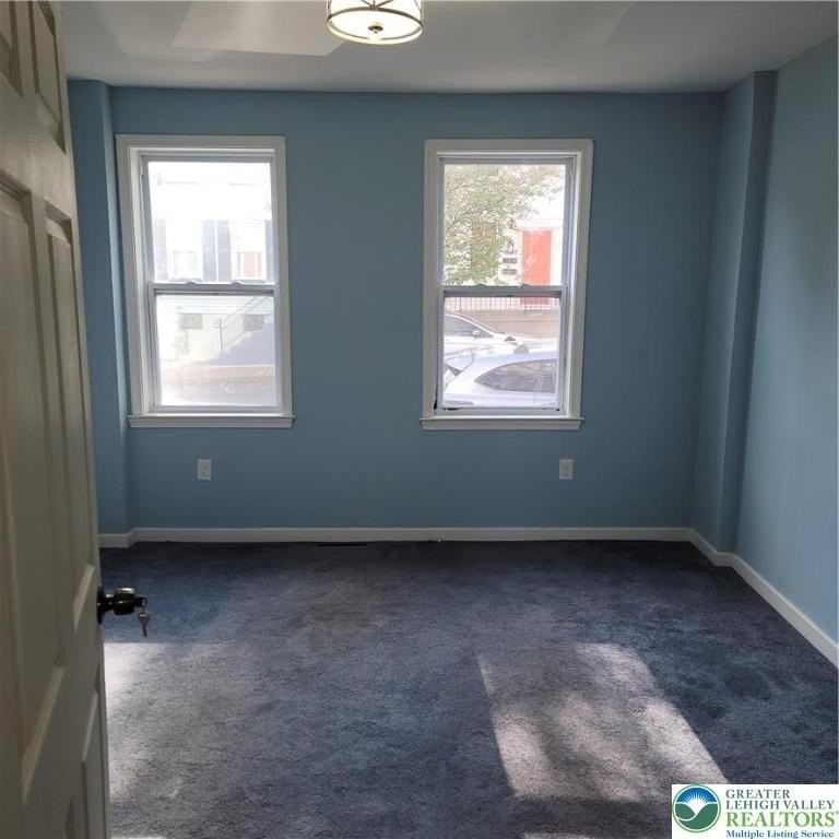 1039 Ferry St - Photo 2 of 11